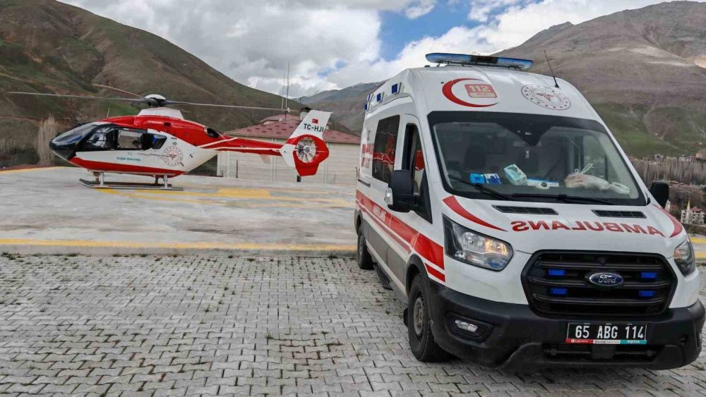 Helikopter ambulans hamile kadın için havalandı! Anne adayı hastaneye ulaştırıldı