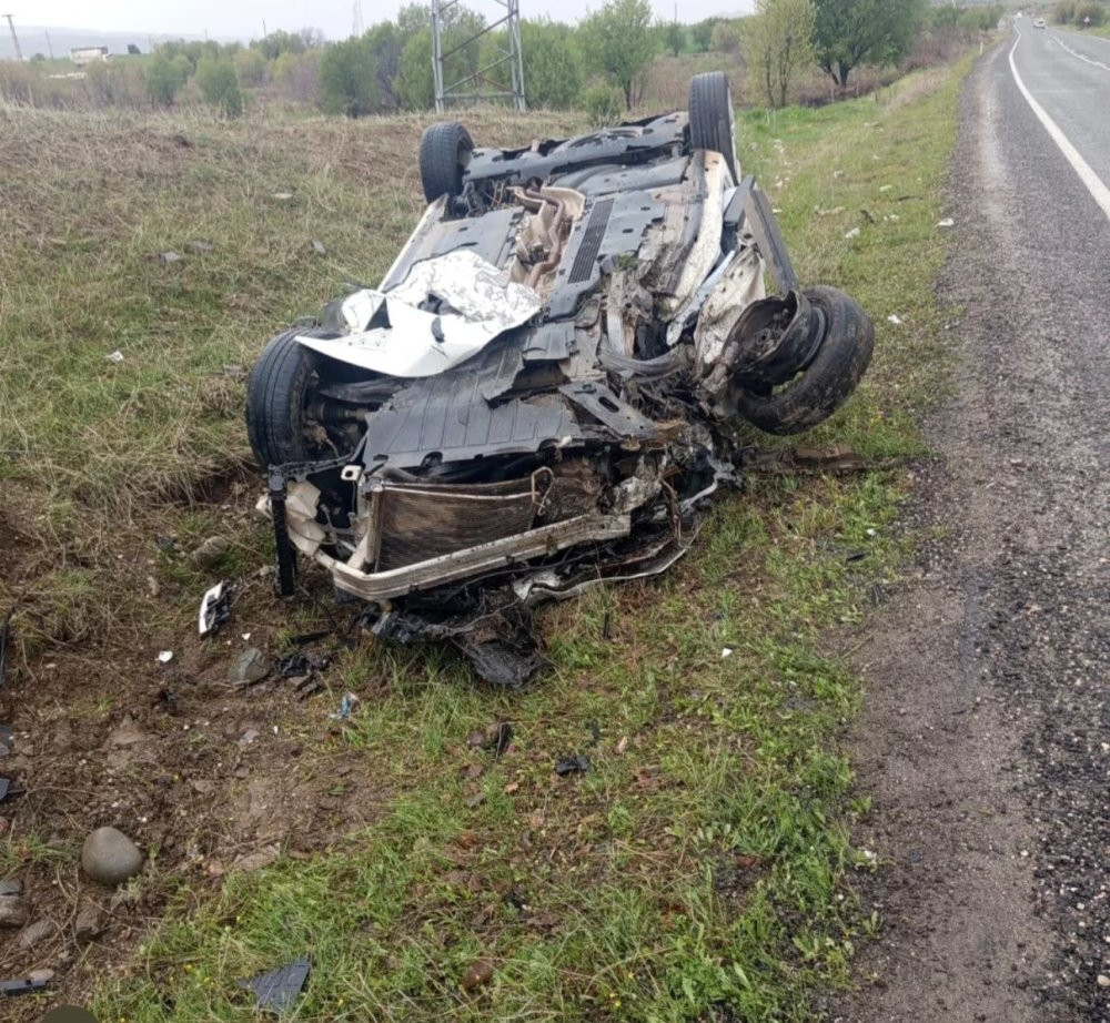 Düğünden dönüşte facia! Yola çıkan domuz ölüm getirdi: 1 ölü, 6 yaralı