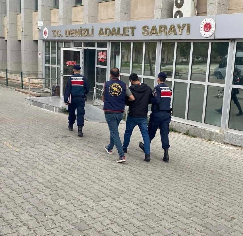 Denizli’de jandarmadan zehir tacirine baskın! Mavzer silah el geçirildi