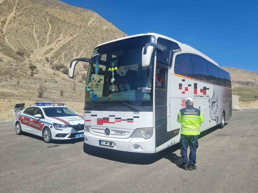 Jandarmadan sıkı denetim: 35 bin 592 araç kontrol edildi