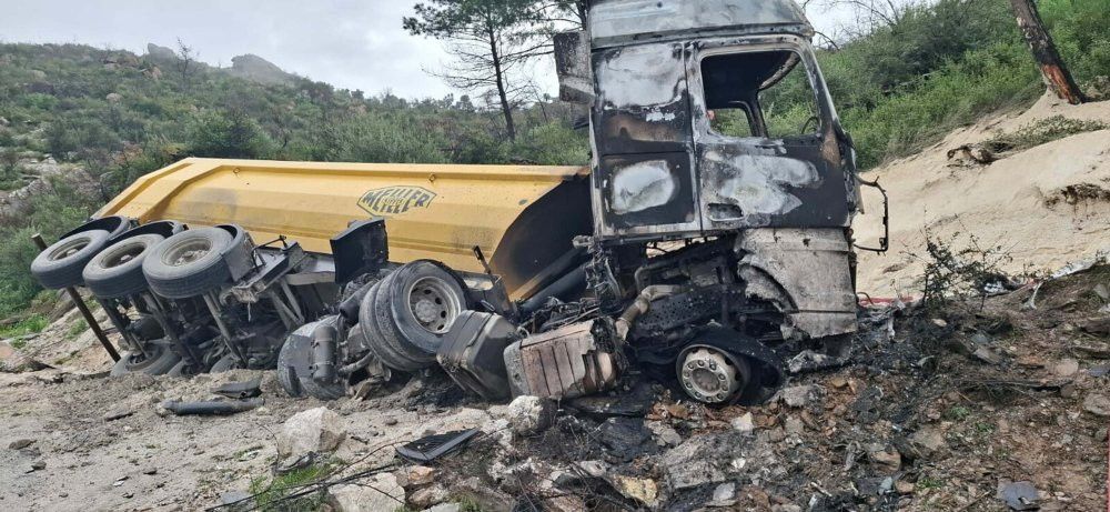 Muğla’da feci kaza! Şoför alevlerin içinde kaldı
