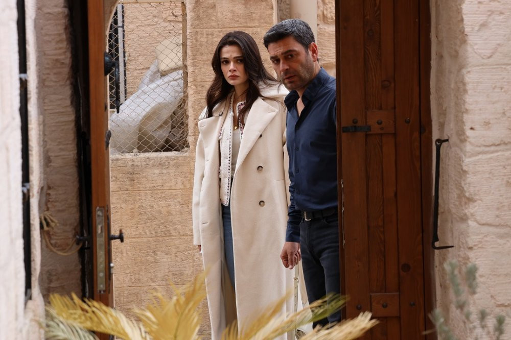 Uzak Şehir yeni bölümüyle tarihi rekor kırdı! Tüm kategorilerde birinci oldu