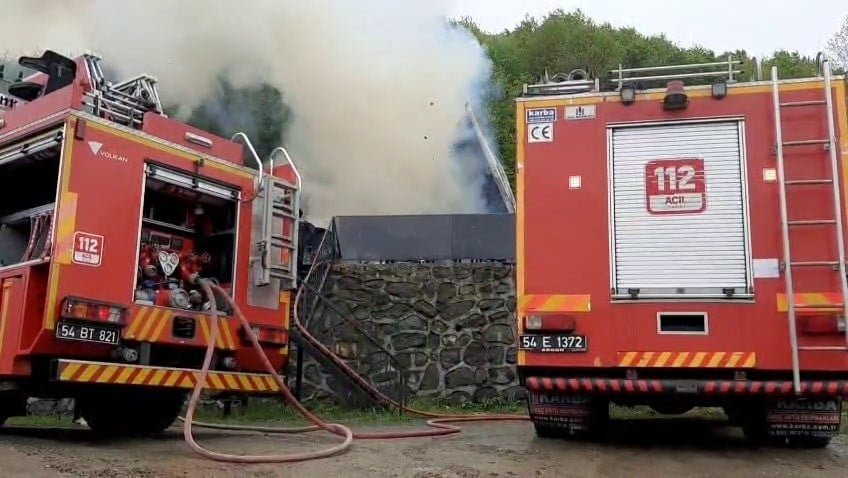 Sapanca’da bungalov alev topuna döndü