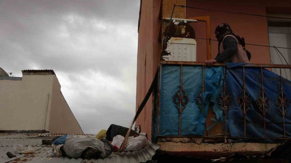 Bayburt’ta sağanak ve fırtına! Her şey uçtu