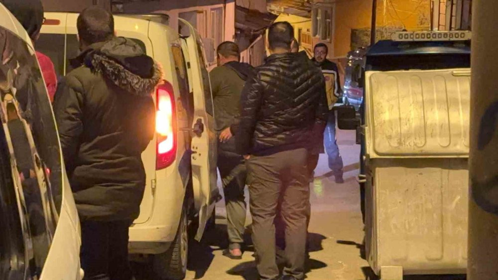 Burdur’da korku dolu anlar: Ailesi ile tartıştı mahalleli ayağa kaldırdı: Tüfekli çılgınlığı polis dur dedi