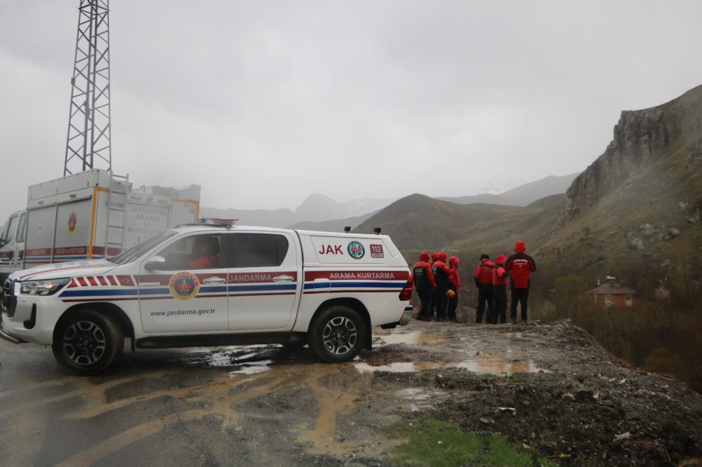 Eşinin öldüğü derede kayıp oldu! Feleknaz, için ekipler seferber oldu