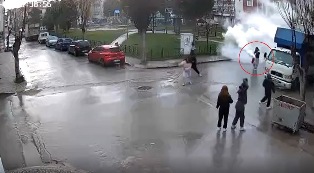 Eskişehir’de camiden çaldıkları yangın tüpüyle oyun bayılttı: Polis alarma geçti!