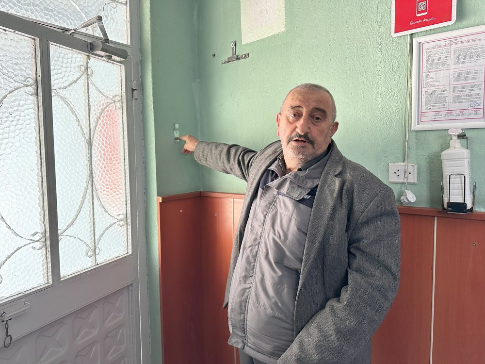 Eskişehir’de camiden çaldıkları yangın tüpüyle oyun bayılttı: Polis alarma geçti!