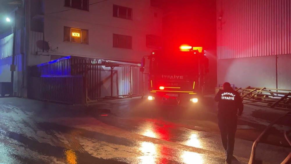 Gebze'de, fabrikada çıkan yangın söndürüldü
