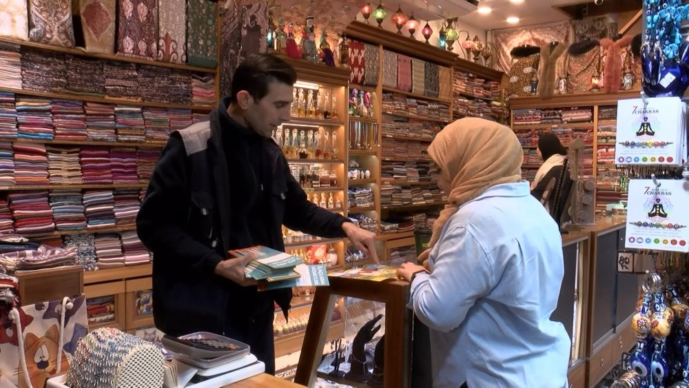 İstanbul’da tarihi çarşıda fare ve böcek avı