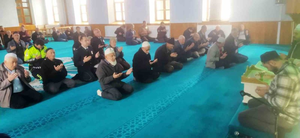 Şehit polis ve askerler için mevlit okutuldu