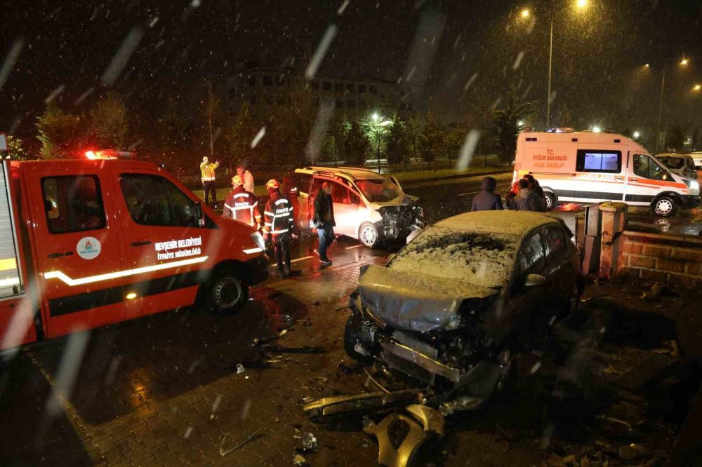 Su birikintisi felakete yol açtı! 1 kadın yaralandı