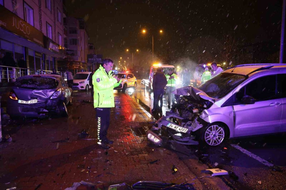 Su birikintisi felakete yol açtı! 1 kadın yaralandı