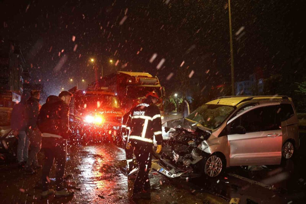 Su birikintisi felakete yol açtı! 1 kadın yaralandı