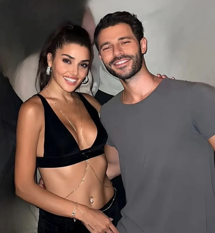handeercel2.webp
