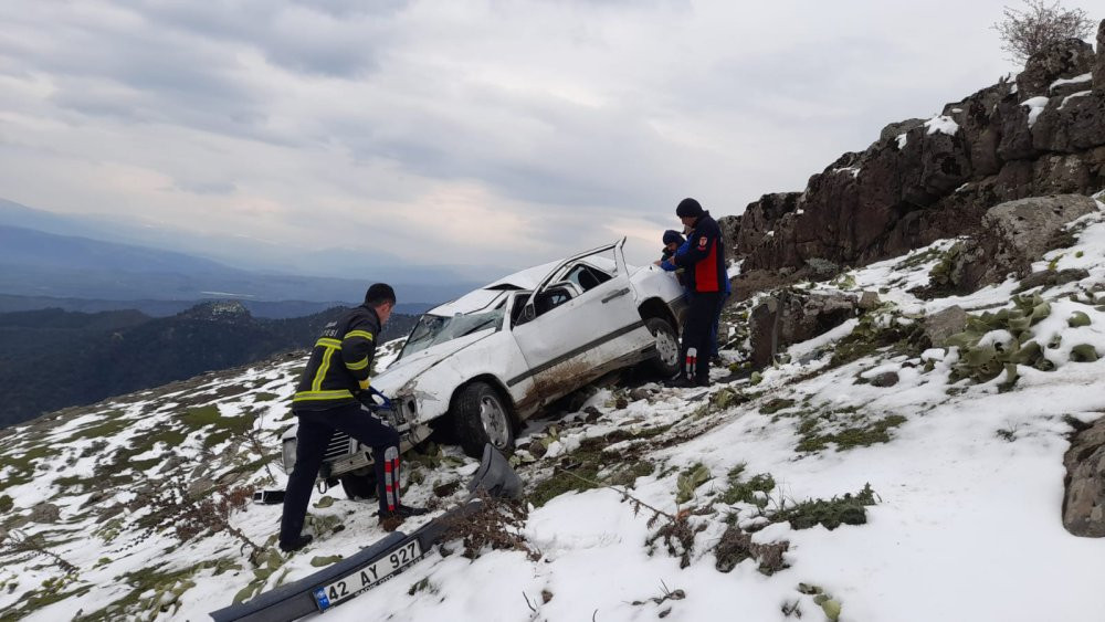 Tokat’ta 60 metrelik uçurumda can pazarı