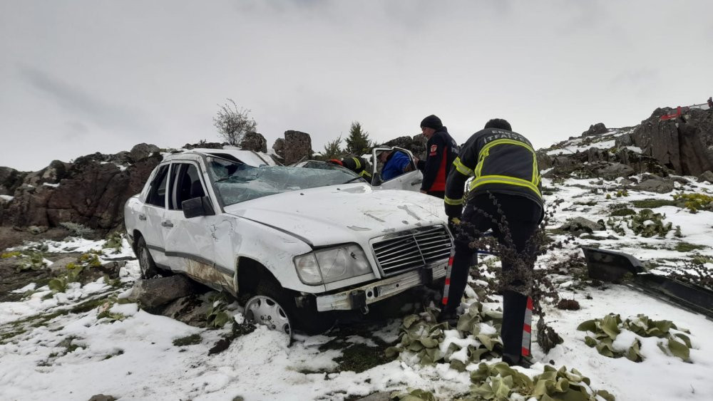 Tokat’ta 60 metrelik uçurumda can pazarı