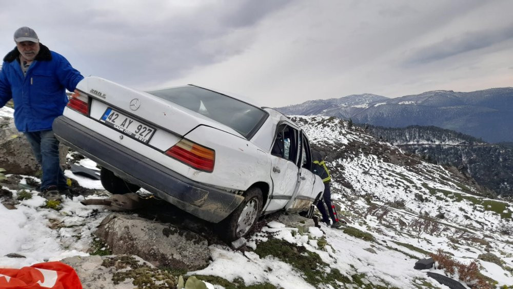 Tokat’ta 60 metrelik uçurumda can pazarı