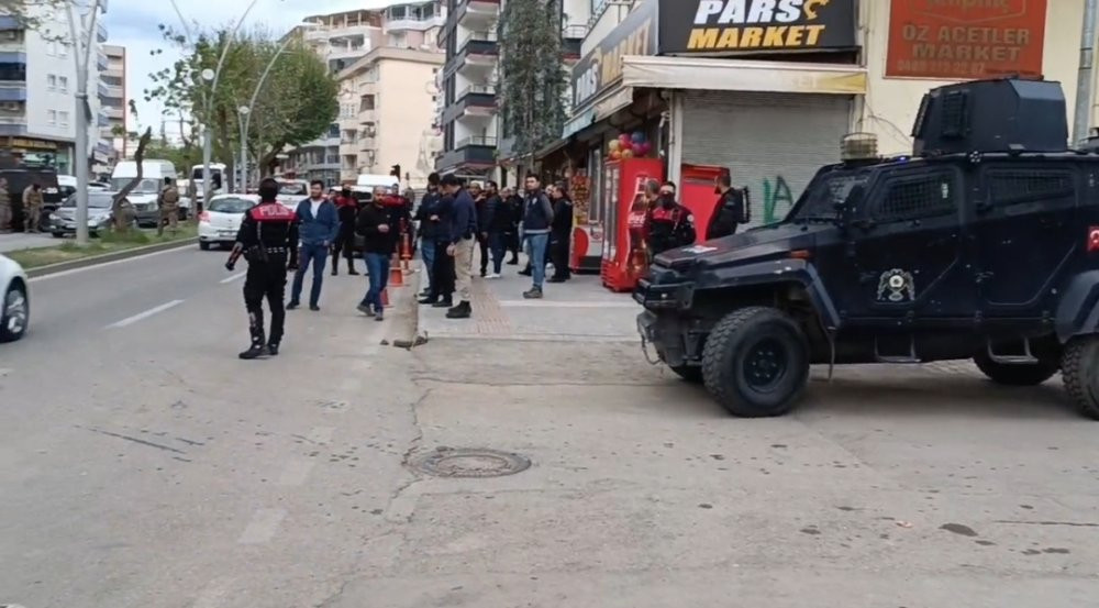 Batman’da silahlı kavga: Genç göğsünden vuruldu