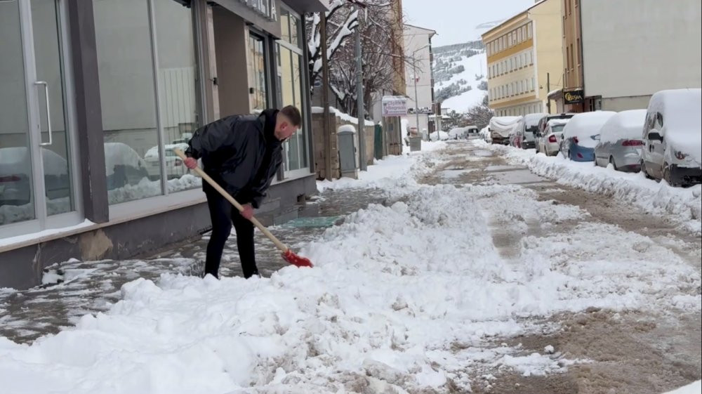 Bayburt’ta kar mesaisi