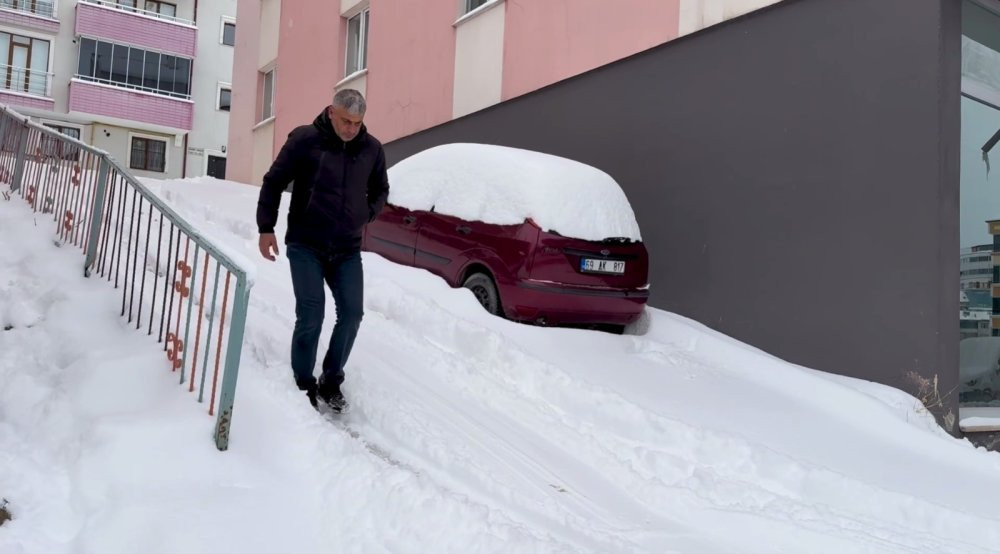 Bayburt’ta kar mesaisi