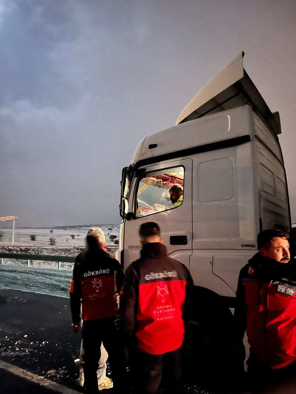 Kayseri'de tipi nedeniyle 755 kişi mahsur kaldı!