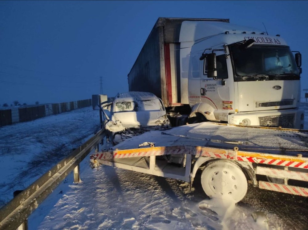 Kayseri'de tipi nedeniyle 755 kişi mahsur kaldı!