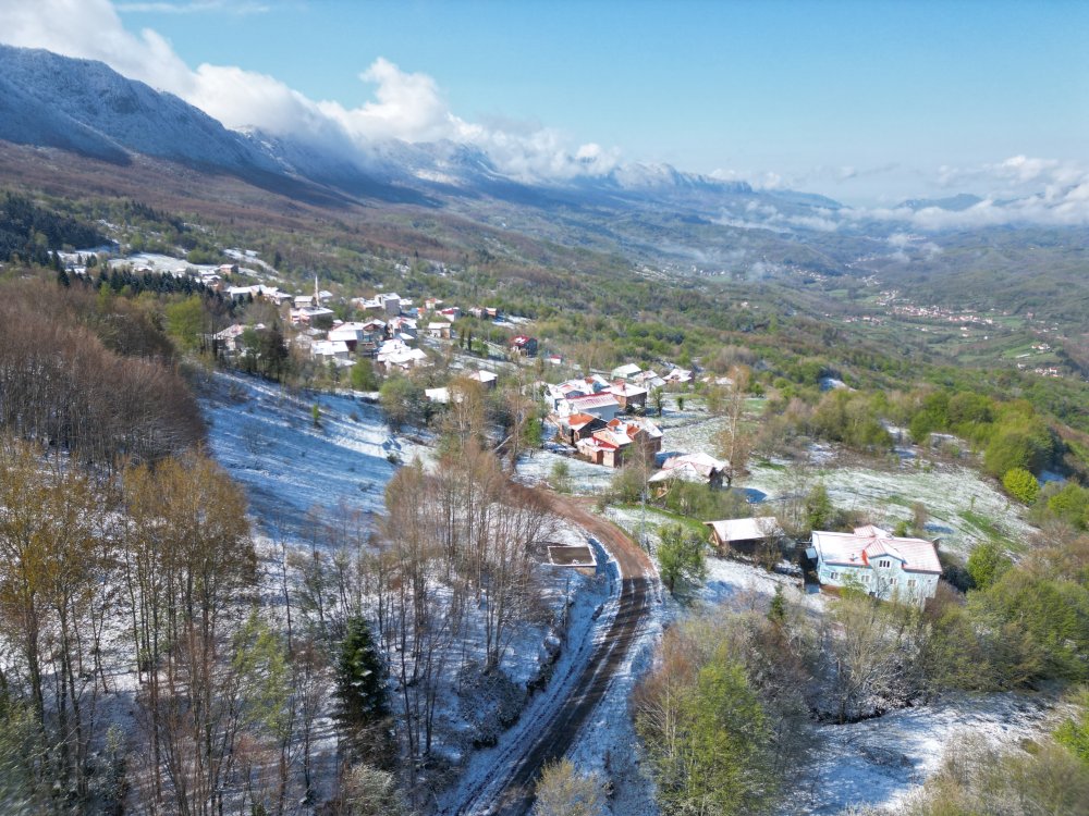 Küre Dağları’nda kar şöleni: Nisan ayında çifte güzellik