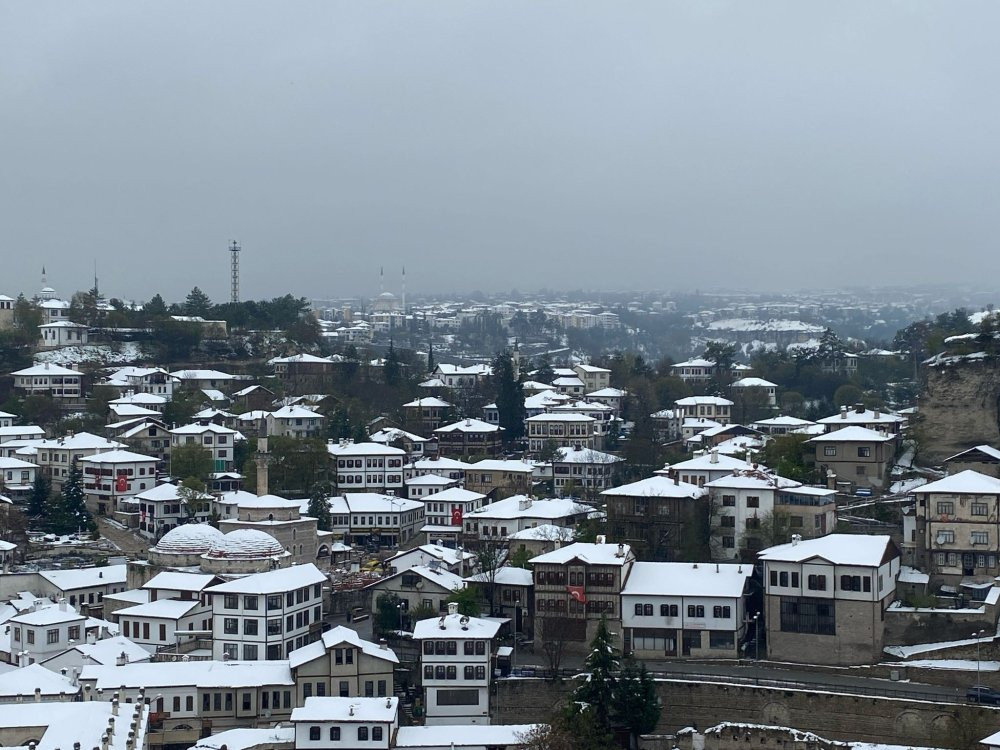 Safranbolu beyaza büründü