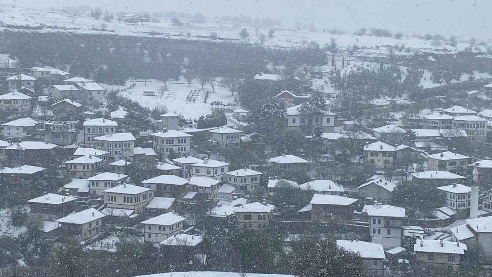 Safranbolu beyaza büründü