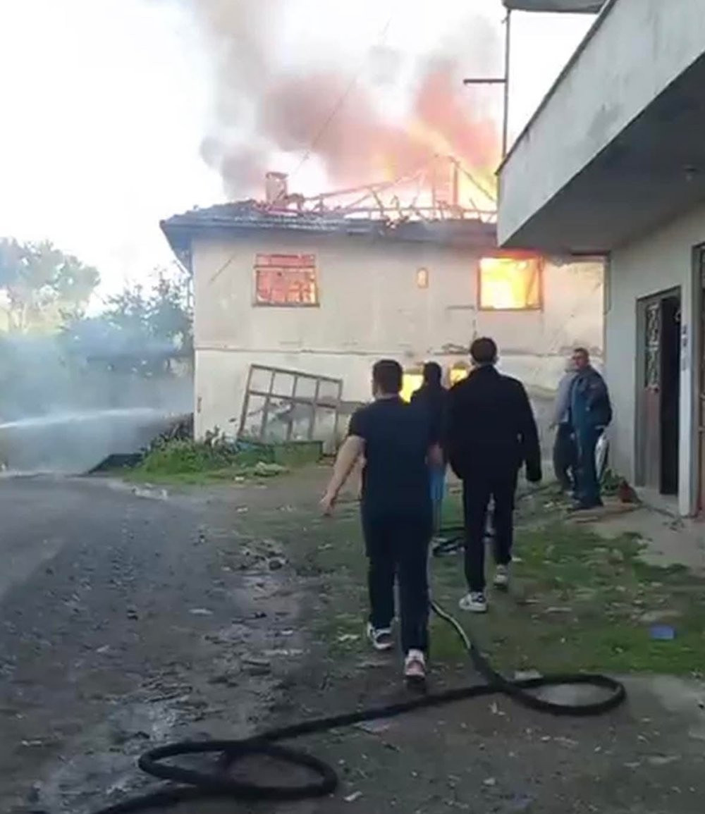 Zonguldak’ta yangın felaketi: Ev harabeye döndü