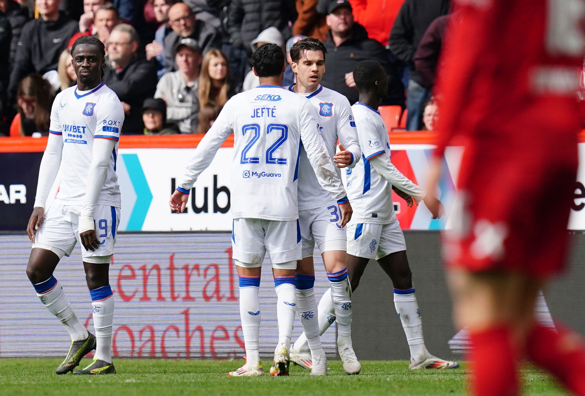 4580302-1-org-soccer-20aberdeen-20-2014115502.jpg