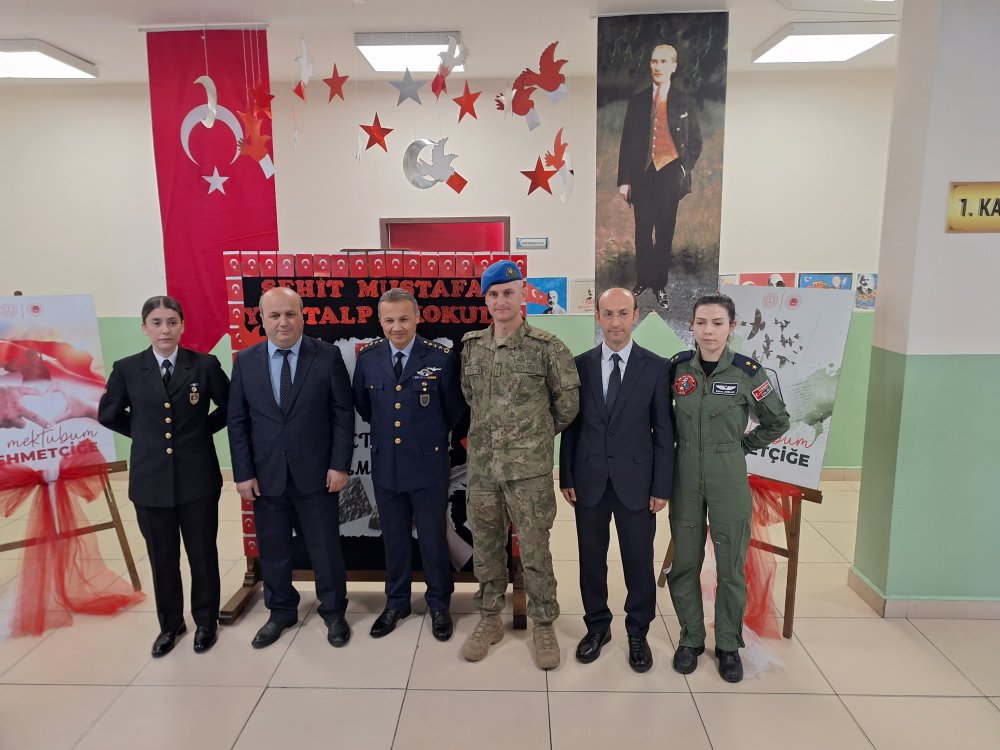 İlkokul çocuklarından Mehmetçiğe duygu dolu mektuplar:  Şırnak'tan cevap geldi