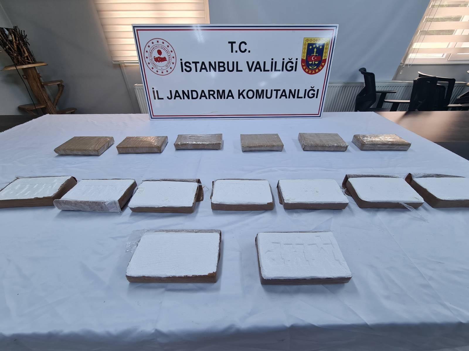 istanbul-eyupsultanda-jandarmadan-uyu-659932-195584.jpg