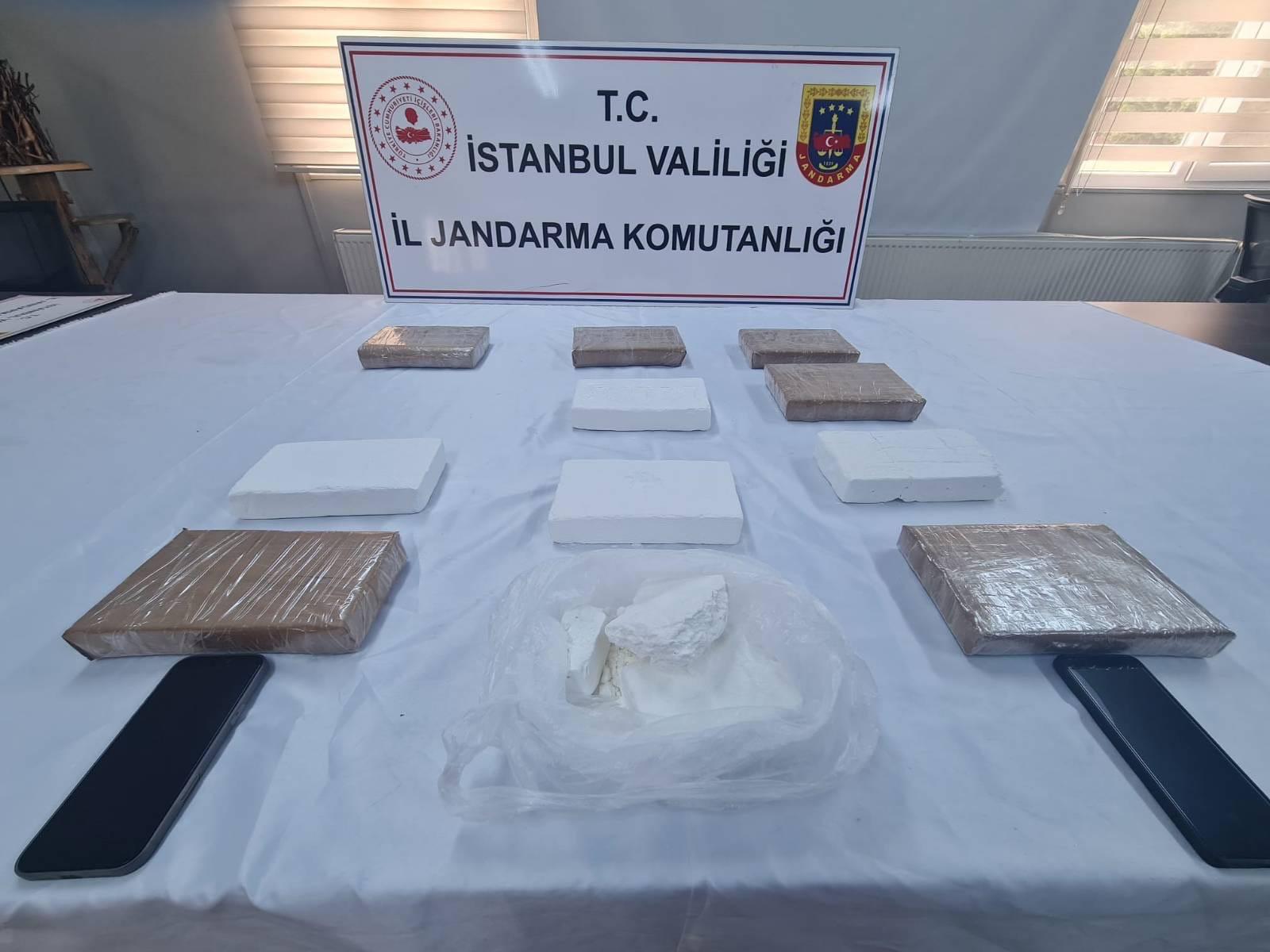 istanbul-eyupsultanda-jandarmadan-uyu-659933-195584.jpg