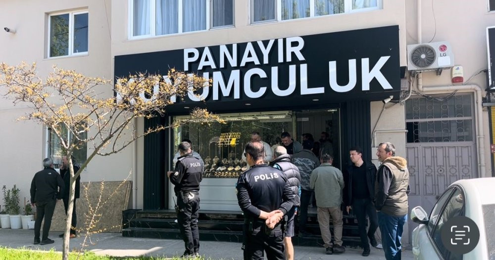 Selam verip içeri girdi: Kuyumcu soyguncusunu kalfanın tek lafı kaçırttı
