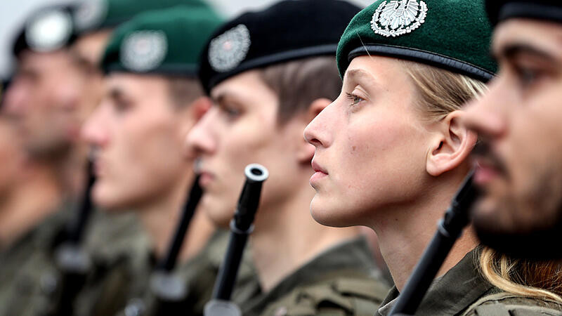 3267111-sollen-frauen-zum-wehrdienst-verpflichtet-werden-artikeldetail-max-1dvkoi-tmnv7e.jpg