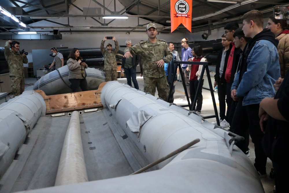 Geleceğin mühendisleri fabrikada: Öğrenciler askeri teçhizat üretimine hayran kaldı