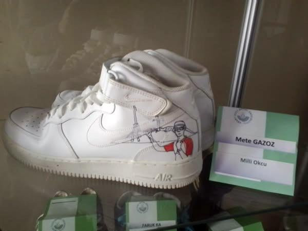 Vitrinler dolu taştı! Müzedeki ayakkabıları görenin dili tutuluyor