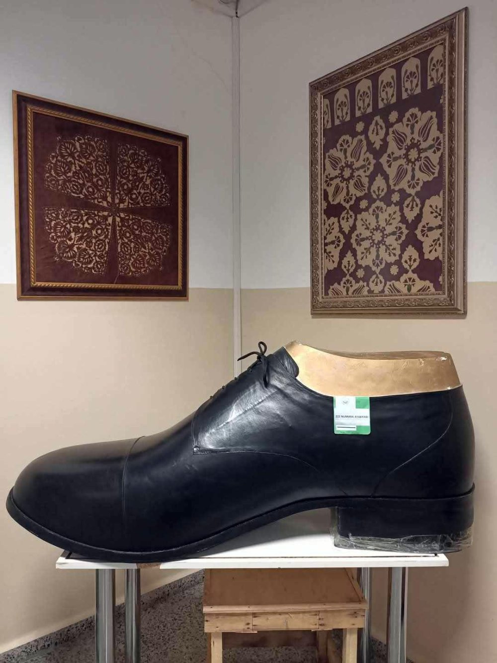 Vitrinler dolu taştı! Müzedeki ayakkabıları görenin dili tutuluyor