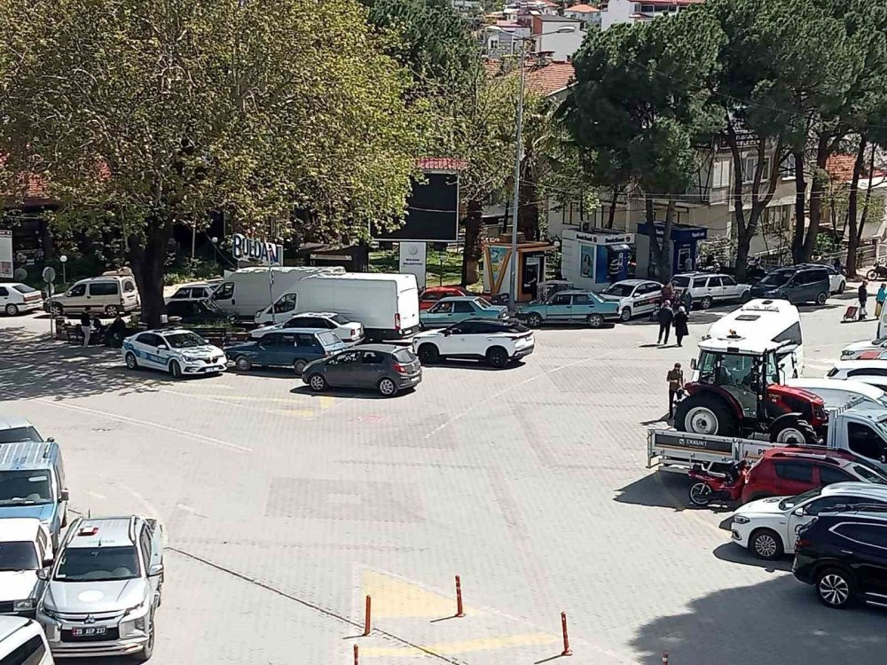 Denizli'de seyyar satıcı-zabıta kavgasını polis önledi