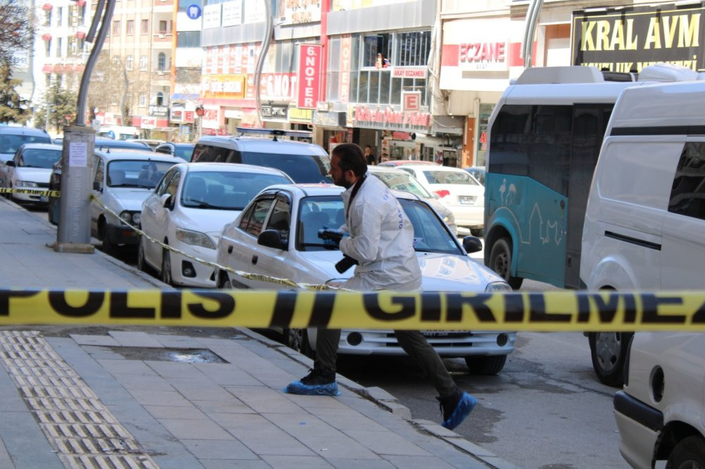 Giyim mağazasında dehşet! 1 ölü, 4 yaralı