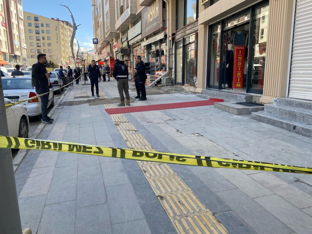 Giyim mağazasında dehşet! 1 ölü, 4 yaralı