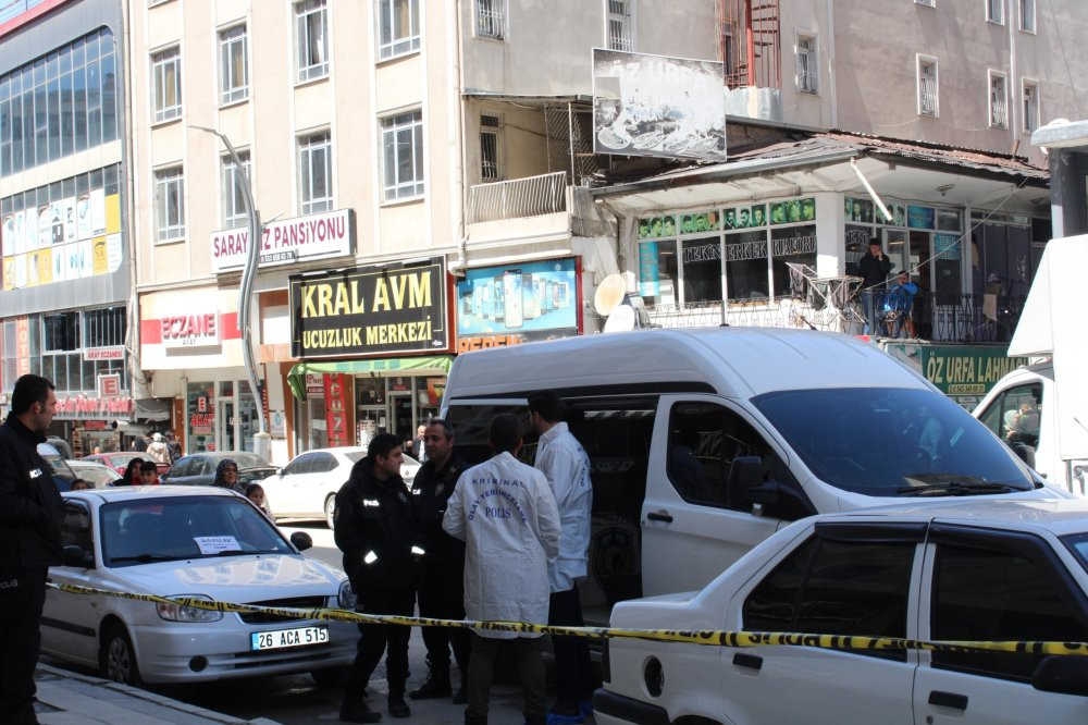 Giyim mağazasında dehşet! 1 ölü, 4 yaralı