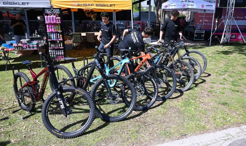 Kemer’de bisiklet coşkusu devam ediyor