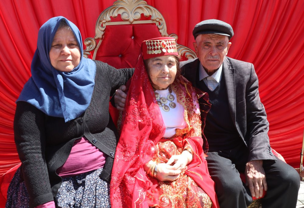 Kına gecesi hayali huzurevinde gerçekleşti