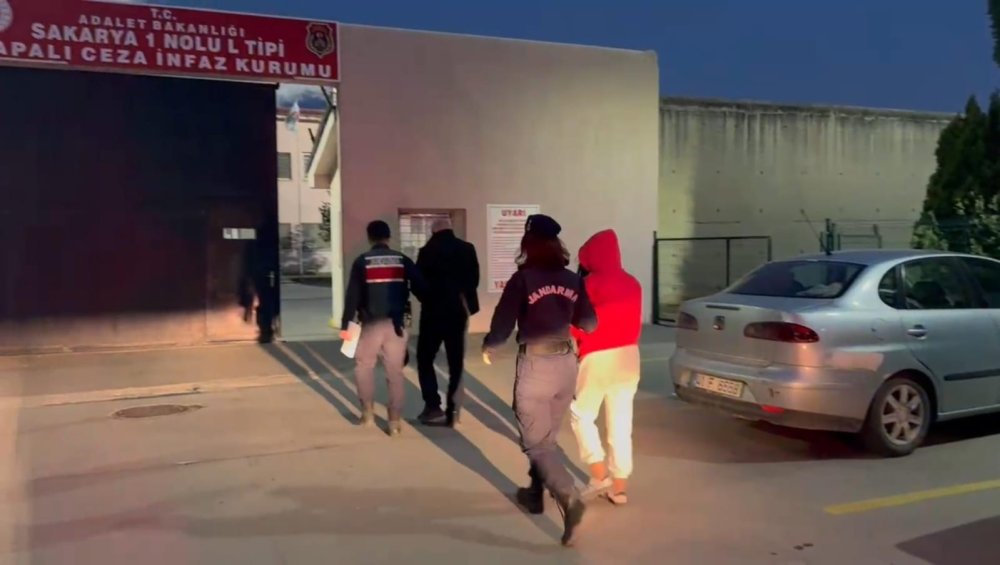 Sakarya'da kaçakçılarına operasyon: 2 tutuklama