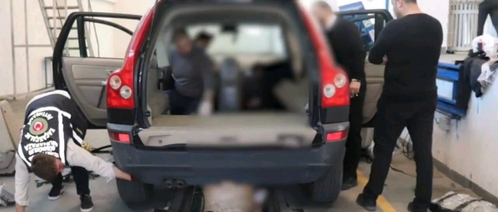 Sınır Kapısı’nda kilolarca esrar yakalandı