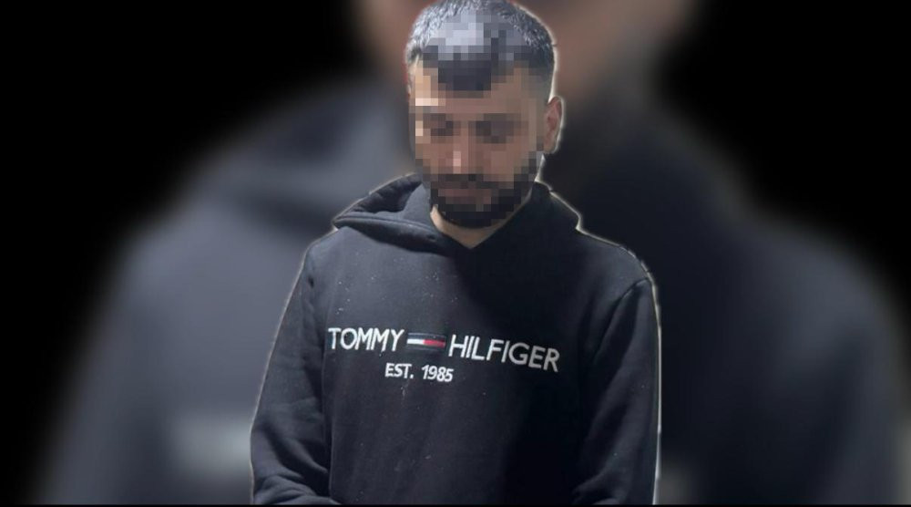 İstanbul'da kumarhaneyi basan polis 2 torbacıyı yakaladı! Polis umduğunu değil bulduğunu gözaltına aldı