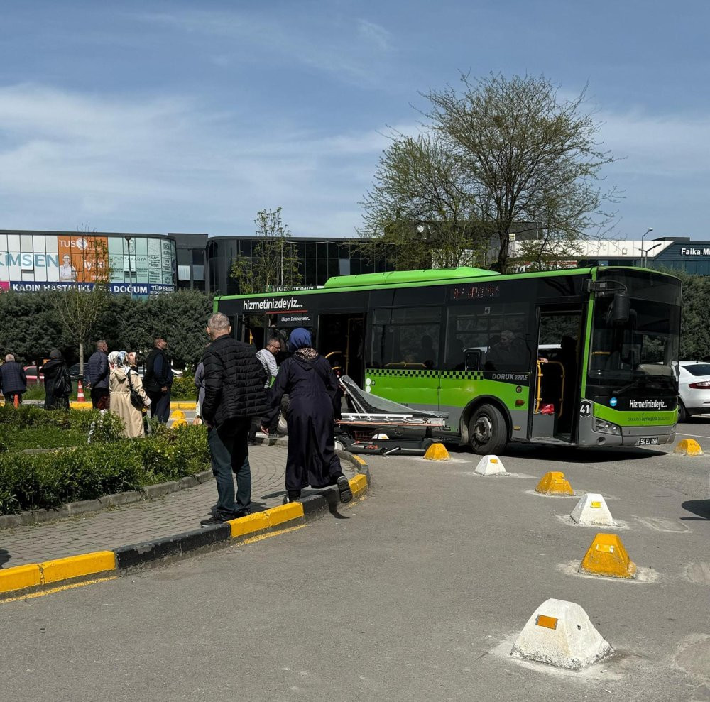 Otobüs şoföründen alkışlanacak hareket! Rahatsızlanan yolcuyu hastaneye yetiştirdi